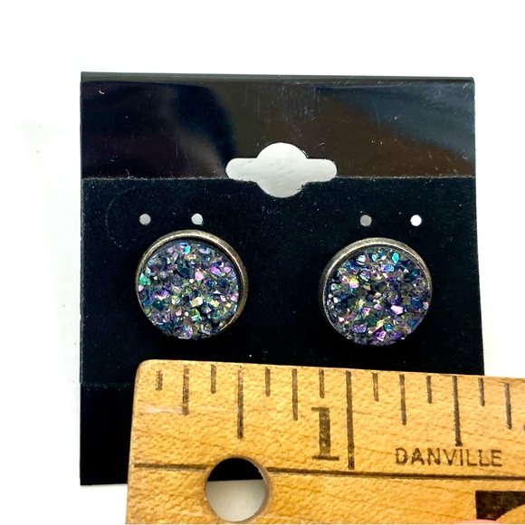 Geode effect stud earrings - Picture 4 of 4